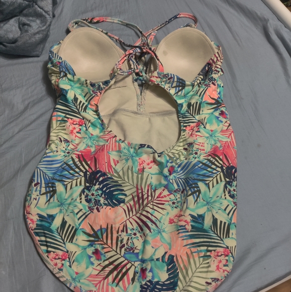 Sexy swimsuit - Picture 2 of 4